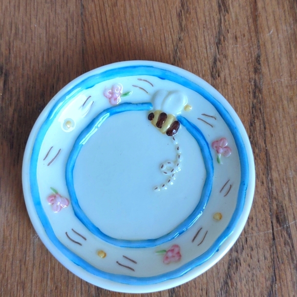 Disney Winnie the Pooh Miniature Tea Cups, Saucers and Plates - Picture 2 of 9